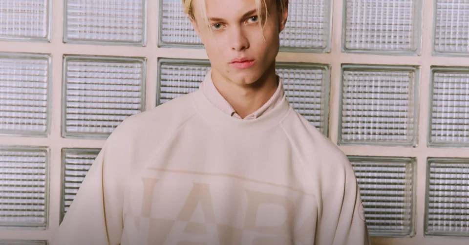 As the fashion industry evolves, sustainability has become a defining factor in shaping consumer choices and brand philosophies. Napapijri, a brand known for its fusion of adventure and style, has taken significant strides towards eco-conscious fashion, proving that sustainability and style can coexist harmoniously.