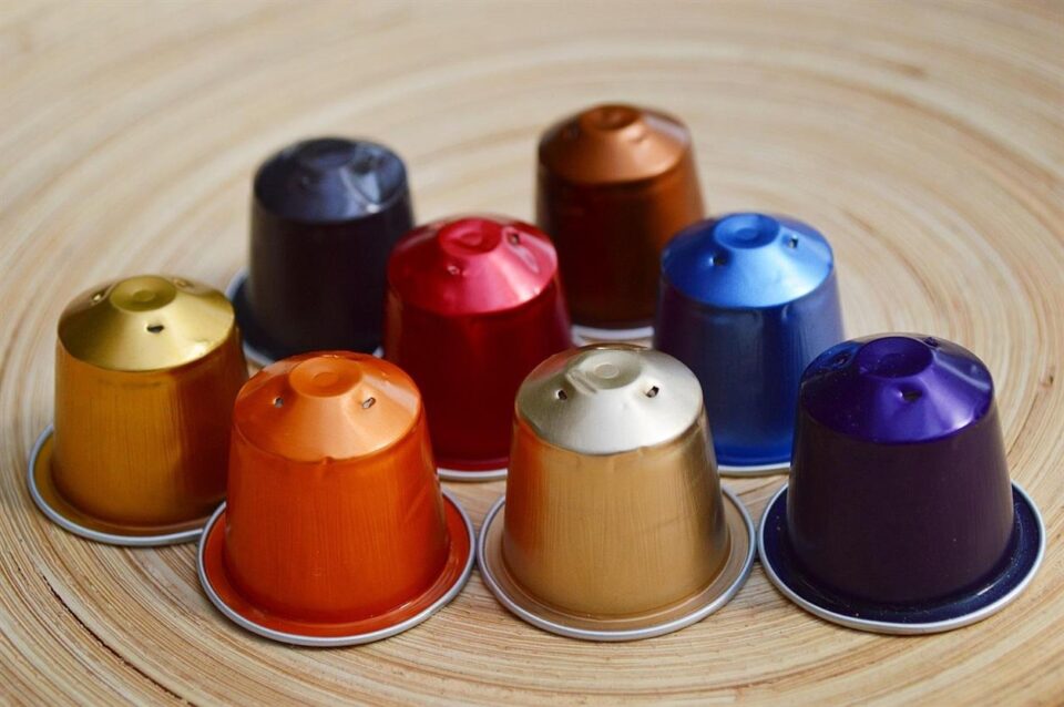 Para los amantes del café, cada taza debe ser una experiencia placentera, llena de aromas intensos y sabores intensos. L’OR Espresso se dedica a brindar los mejores momentos de café con sus cápsulas de aluminio de primera calidad, diseñadas para preservar la esencia de cada mezcla. Ya sea que prefiera un espresso intenso o un lungo suave, la innovadora tecnología de cápsulas de L’OR garantiza una experiencia de café excepcional en cada sorbo.