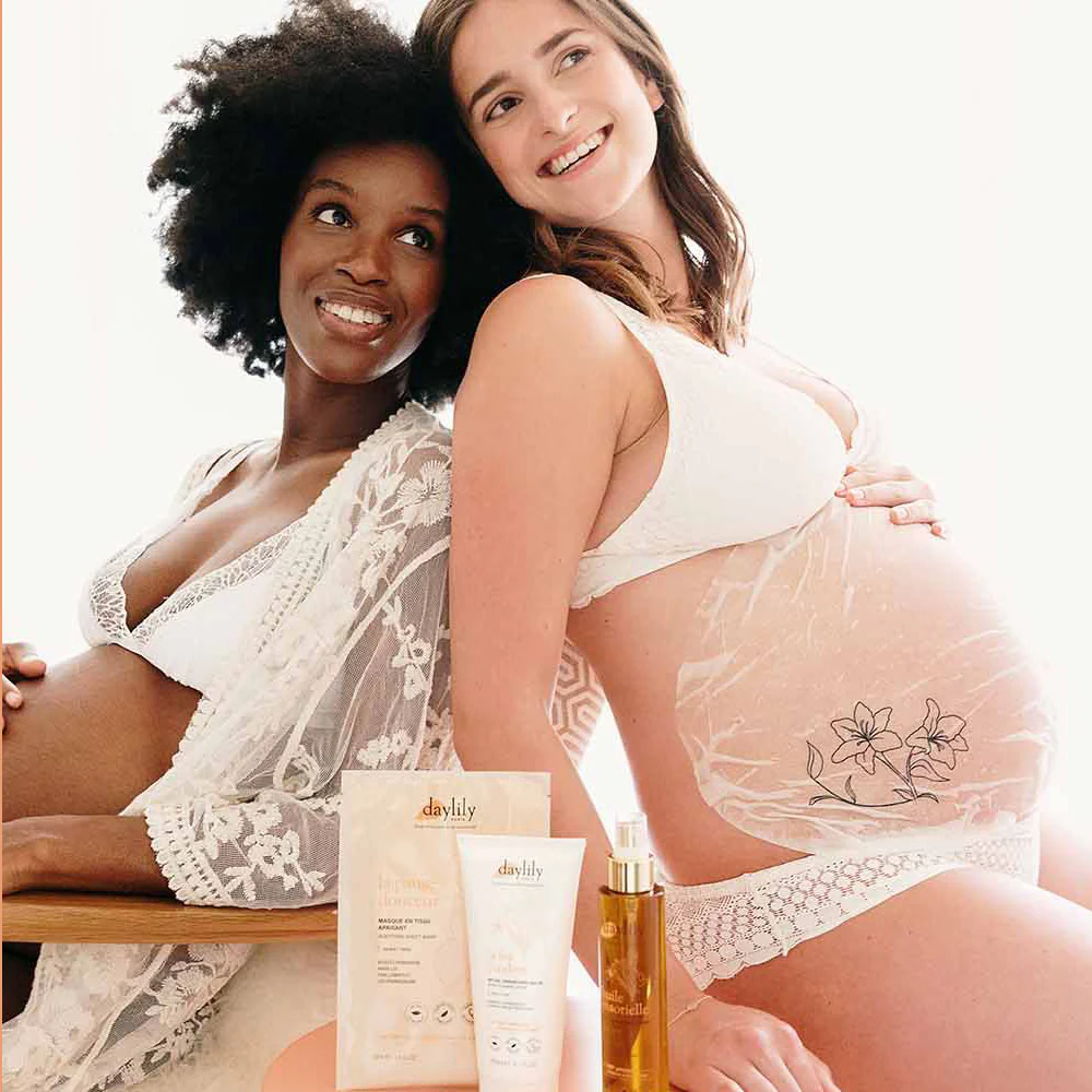 This image has an empty alt attribute; its file name is produitfemmeenceinte-DaylilyParis.webp