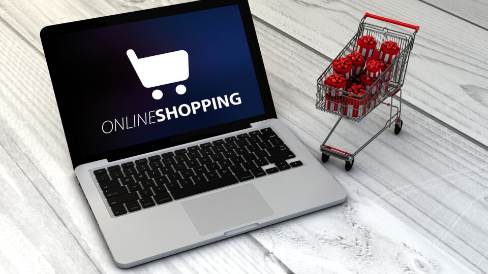 Shopping has come a long way from the traditional in-store experience to the innovative, tech-driven world we live in today. The retail landscape is evolving rapidly, thanks to advancements in technology that are revolutionizing how consumers shop and how businesses engage with them. From e-commerce to artificial intelligence (AI), technology is reshaping the future of shopping in profound ways. Here’s a look at the major trends and innovations transforming the retail experience.