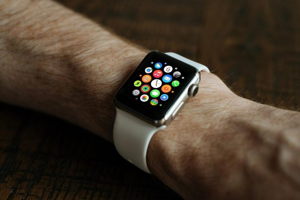 Xiaomi Corporation est devenue un leader mondial de l’électronique grand public et de la fabrication intelligente, repoussant sans cesse les limites de l’innovation. Fondée en avril 2010, l’entreprise a connu une croissance exponentielle, devenant l’une des plus grandes marques de smartphones au monde tout en étant la pionnière d’un écosystème intelligent transparent et interconnecté. Cotée à la Bourse de Hong Kong en 2018 (1810.HK), l’influence de Xiaomi s’étend à plus de 100 pays et régions, ce qui en fait une force dominante dans le secteur technologique.