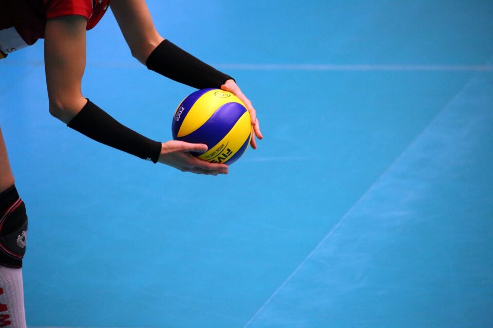 In today's fast-paced world, sports have evolved far beyond the realm of recreational play. What once started as a pastime or a way to stay active has blossomed into a global industry, impacting individuals, communities, and even entire nations. For many, the love for sports is not just a passion but a potential career—transforming from a hobby into a profession. The journey from passion to profession is one that not only fuels personal growth but also has a profound impact on modern lives. From the athletes who dedicate their lives to excellence to the fans, brands, and organizations that support them, the influence of sports on contemporary society is undeniable.