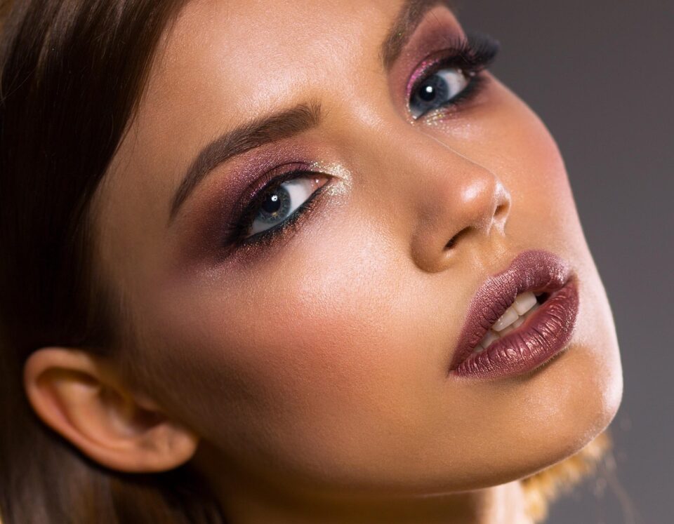 In the world of skin care brands, PMD Beauty is more than just innovative. Since launching in 2010, PMD Beauty has focused on brilliant beauty basics – utilizing smart, safe, effective ingredients to show your skin the love it deserves. Used in conjunction with personal care products that kill bacteria, you can be assured that you have a perfect canvas for your makeup and even application and clean up after your PMD treatments PMD BEAUTY: PMD Clean is a smart facial cleansing device. With 7,000 vibrations per minute, our SonicGlow technology not only ensures a deep cleanse, but provides a way to lift, firm, and tone problem areas for a more youthful appearance.ráficas With over 6, 000 vibrations per minute, PMD clean works to break down dirt and oil from within the pores.